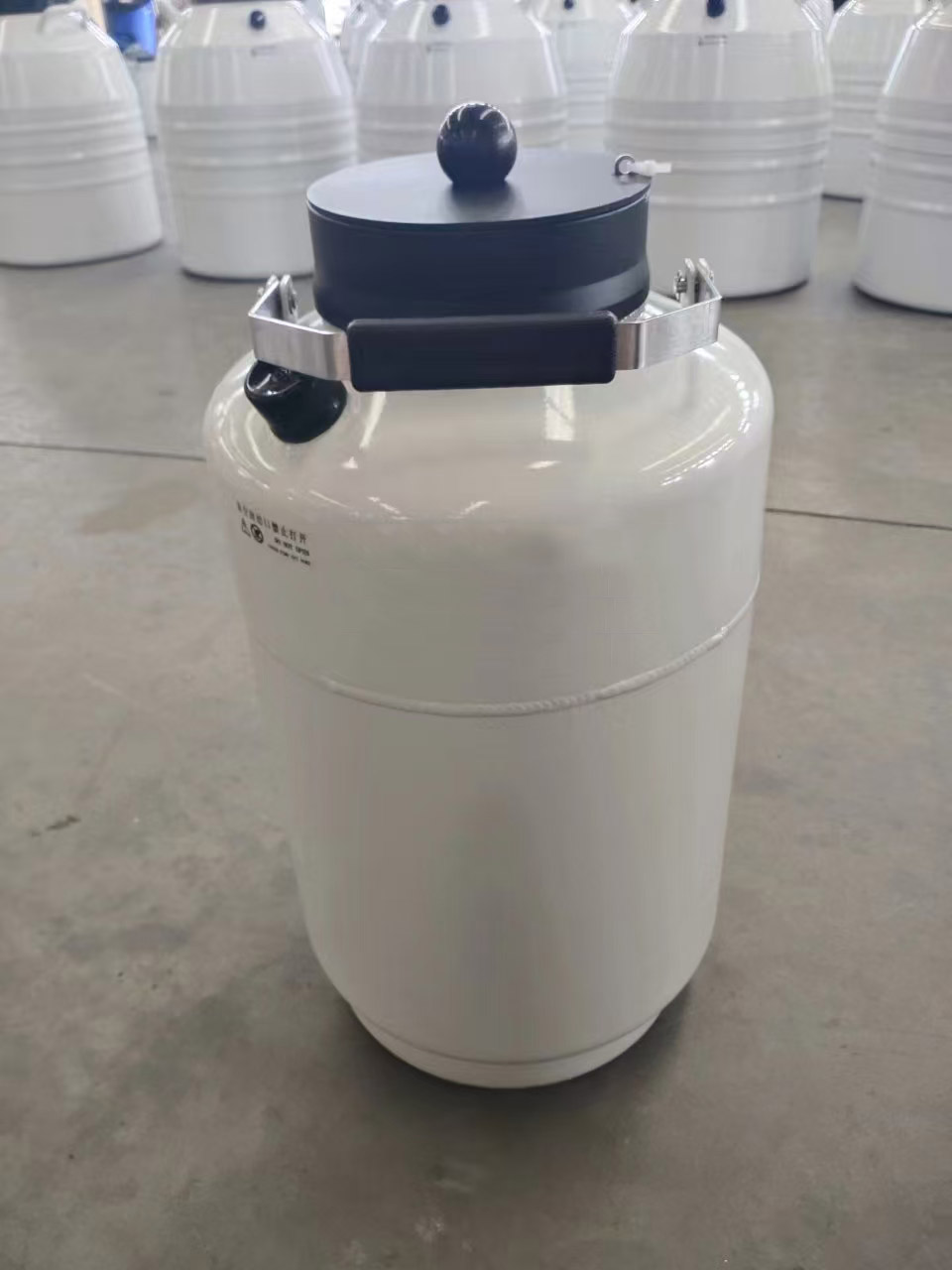 液氮罐